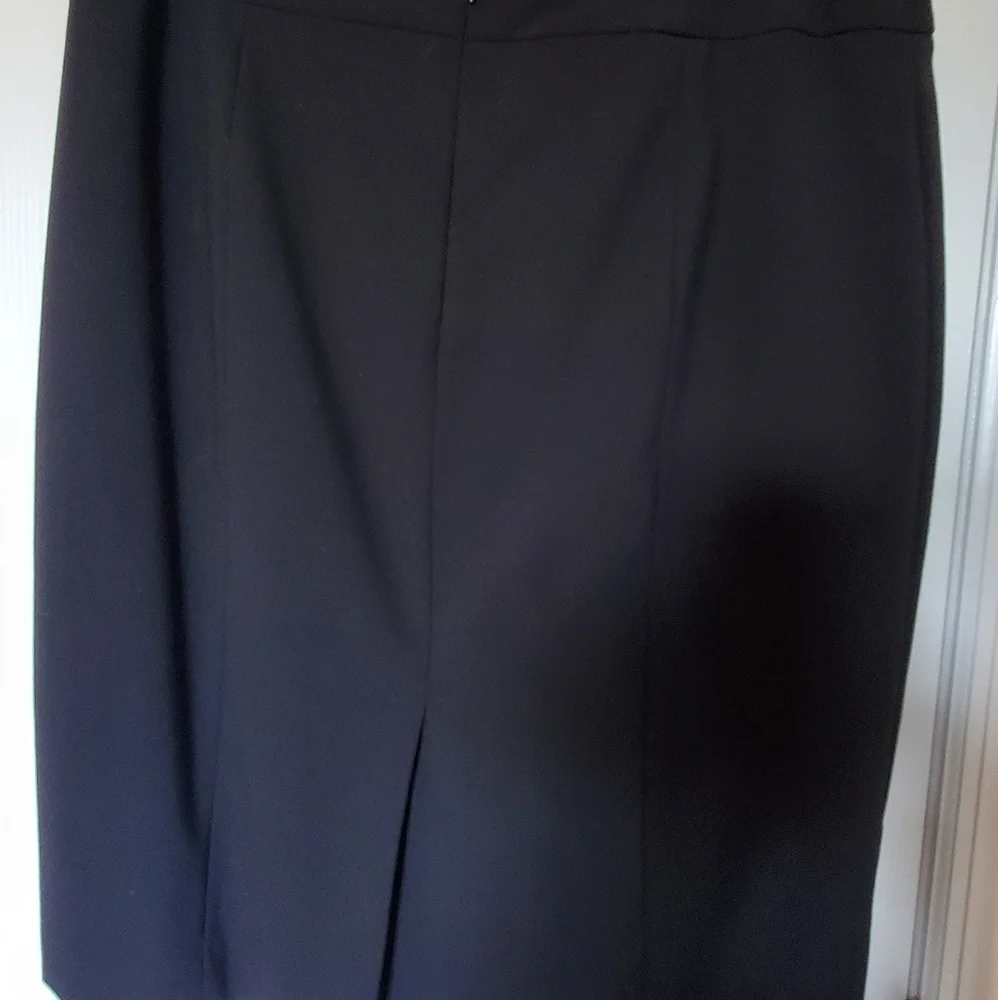 Calvin Klein 2 piece lined suit. Black. Single breast jacket and pencil skirt. - Picture 2 of 3